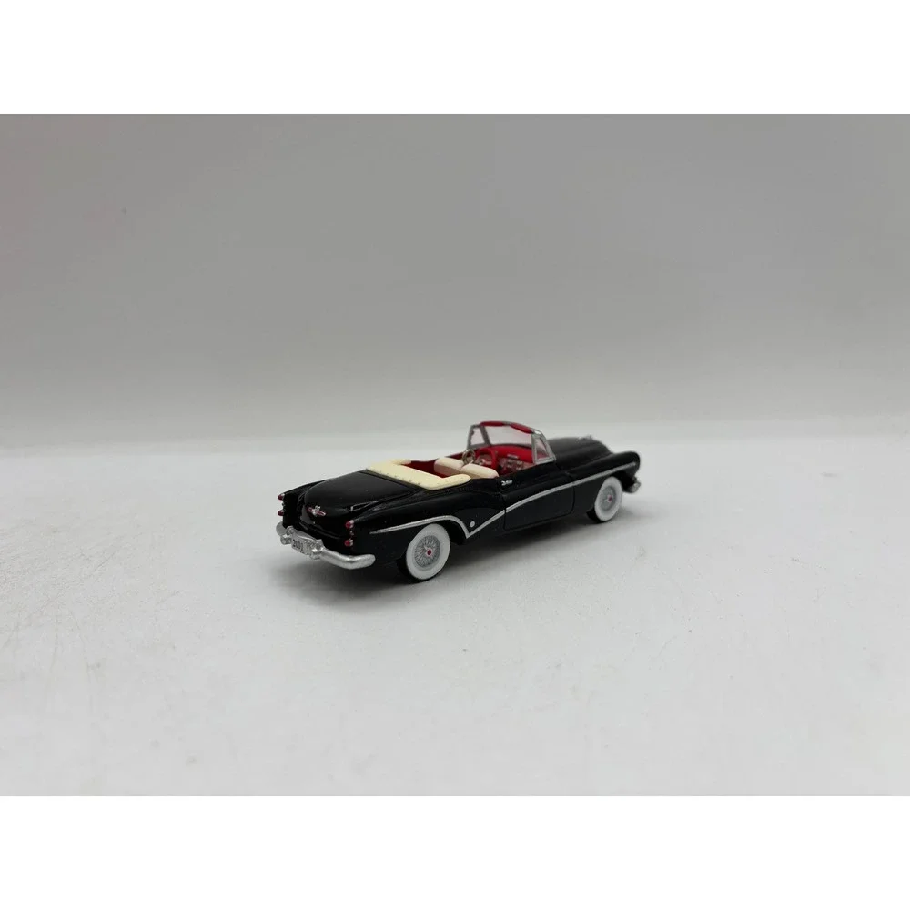 Hallmark Keepsake Ornament 2001 1953 Buick Roadmaster Skylark 11th in Series